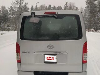 2015 Toyota HiAce H200 Рестайлинг, серебристый, 3000000 рублей, вид 4