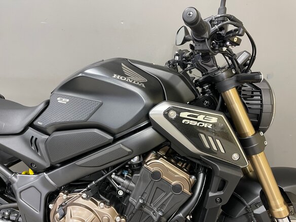 2022 Honda CB 650R, чёрный, 880000 рублей - вид 14