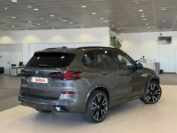 2025 BMW X5 30d IV (G05/G18) Рестайлинг, коричневый - вид 3
