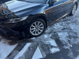 2020 Toyota Camry VIII (XV70), чёрный, 2850000 рублей, вид 3