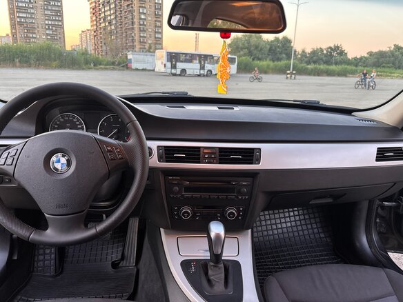 2010 BMW 3 серии 318i V (E90/E91/E92/E93) Рестайлинг, чёрный, 1250000 рублей - вид 12