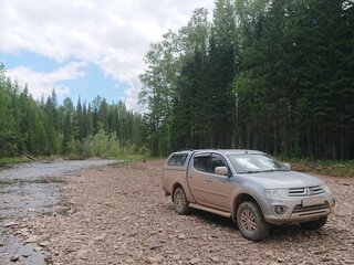 2013 Mitsubishi L200 Super Select IV Рестайлинг, серебристый, 1200000 рублей, вид 2