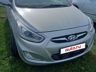 2014 Hyundai Solaris I, серебристый, 700000 рублей, вид 2