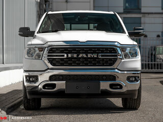 2023 Ram 1500 Crew Cab eTorque V, белый, 6990000 рублей, вид 1