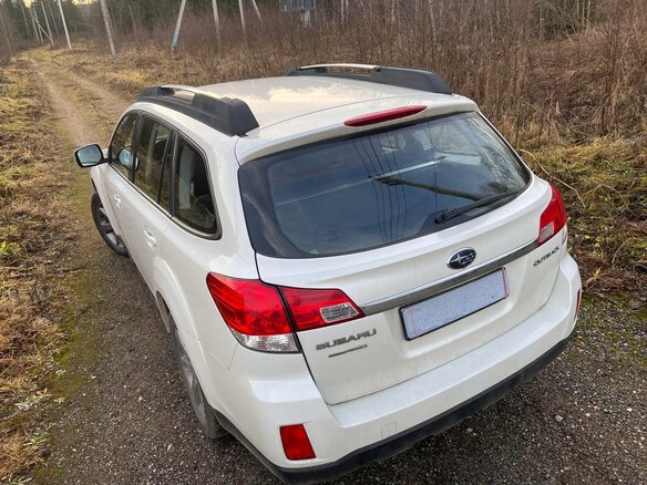 2013 Subaru Outback IV Рестайлинг, белый, 1500000 рублей - вид 7