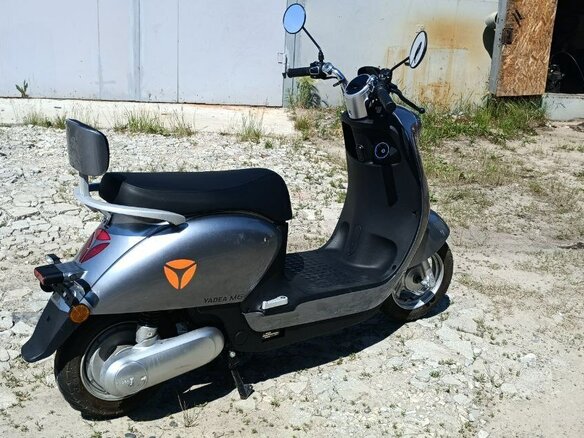 2023 Yadea M6, серебристый, 79000 рублей - вид 2