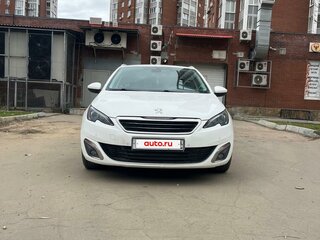 2017 Peugeot 308 II Рестайлинг, белый, 1300000 рублей, вид 3