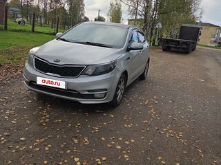 2016 Kia Rio III Рестайлинг, серебристый, 680000 рублей, вид 2
