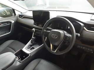2024 Toyota RAV4 V (XA50), чёрный, 3250005 рублей, вид 3