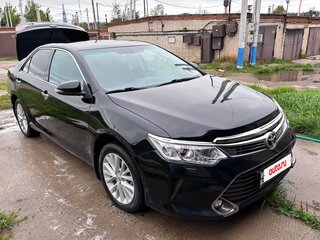 2015 Toyota Camry VII (XV50) Рестайлинг, чёрный, 1850000 рублей, вид 2
