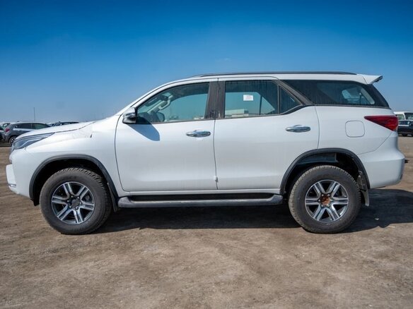 2025 Toyota Fortuner II Рестайлинг, белый, 5780548 рублей - вид 5
