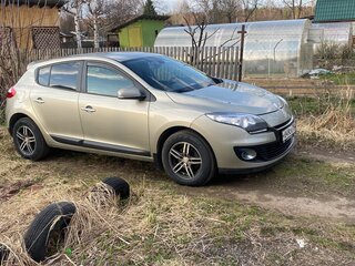 2014 Renault Megane III Рестайлинг, серебристый, 750000 рублей, вид 4