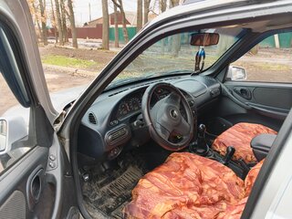 2012 Chevrolet Niva I Рестайлинг, серебристый, 520000 рублей, вид 5