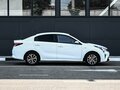 2020 Kia Rio IV Рестайлинг, белый - вид 4