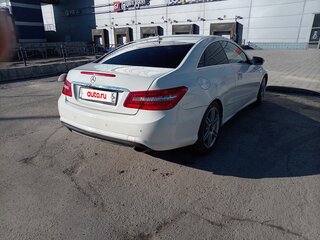 2009 Mercedes-Benz E-Класс 350 IV (W212, S212, C207), белый, 850000 рублей, вид 4