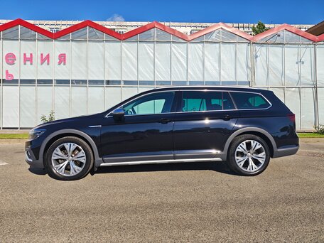2020 Volkswagen Passat Alltrack B8 Рестайлинг, чёрный, 3500000 рублей, вид 4