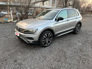 2019 Volkswagen Tiguan II, серебристый, 2610000 рублей, вид 2