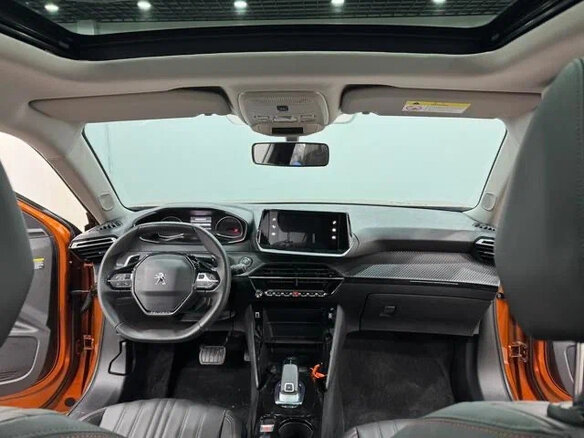 2023 Peugeot 2008 II, оранжевый, 1410000 рублей - вид 6