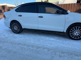 2017 Volkswagen Polo V Рестайлинг, белый, 420000 рублей, вид 5