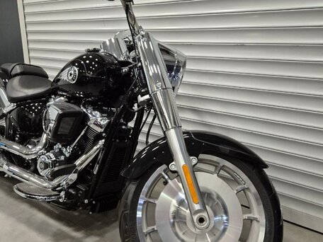 2026 Harley-Davidson Fat Boy, чёрный, 3800000 рублей, вид 4