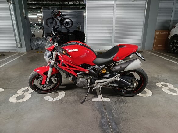 2009 Ducati Monster 696, красный, 420000 рублей