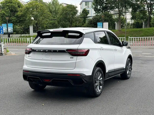 2025 Geely Coolray I Рестайлинг, белый, 1800000 рублей - вид 4