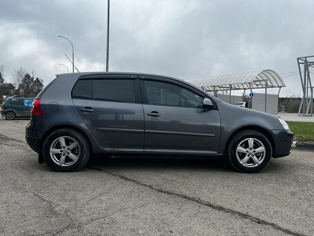 2006 Volkswagen Golf V, серый, 510777 рублей, вид 3