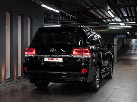 2020 Toyota Land Cruiser 200 Series Рестайлинг 2, чёрный, 9190000 рублей, вид 4