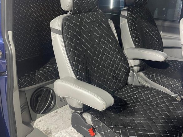 2003 Volkswagen Transporter T5, серый, 1600000 рублей - вид 13