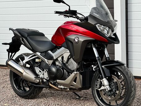 2015 Honda VFR 800X (Crossrunner), красный, 680000 рублей, вид 1