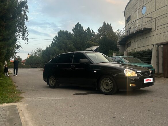 2015 Lada (ВАЗ) Priora I Рестайлинг, чёрный, 565000 рублей - вид 2