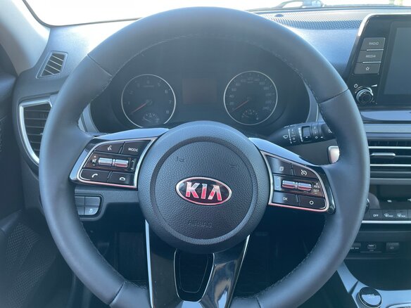 2020 Kia Seltos I, белый, 1600000 рублей - вид 10
