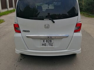 2014 Honda Freed I Рестайлинг 2, белый, 1200000 рублей, вид 4