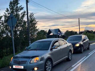 2008 Toyota Avensis II Рестайлинг, серебристый, 570000 рублей, вид 1