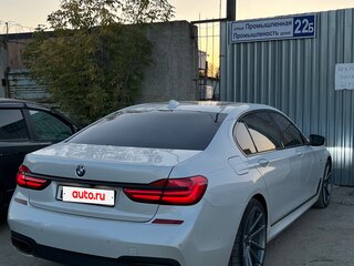 2015 BMW 7 серии Long 750Li xDrive VI (G11/G12), белый, 3200000 рублей, вид 2