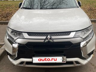 2022 Mitsubishi Outlander III Рестайлинг 3, белый, 2500000 рублей, вид 2
