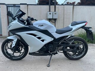 2014 Kawasaki Ninja 300, белый, 380000 рублей, вид 1