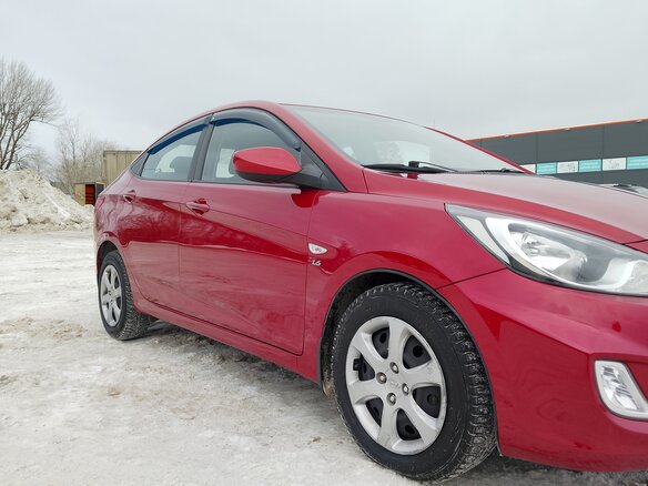 2011 Hyundai Solaris I, красный, 729000 рублей - вид 7