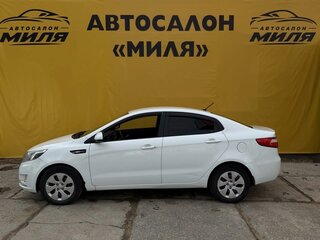 2015 Kia Rio 6-speed III, белый, 710000 рублей, вид 2