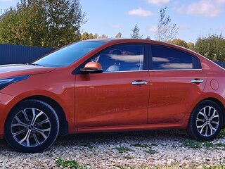 2021 Kia Rio IV Рестайлинг, оранжевый, 1870000 рублей, вид 3