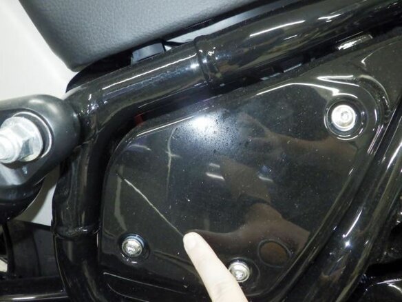 2023 Indian Chief Bobber, серебристый - вид 13
