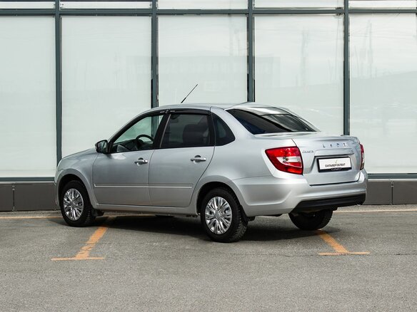2024 Lada (ВАЗ) Granta I Рестайлинг, серебристый, 700000 рублей - вид 5