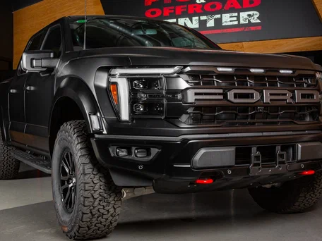 2025 Ford F-150 Raptor SuperCrew Raptor XIV Рестайлинг, чёрный, 13598000 рублей, вид 2