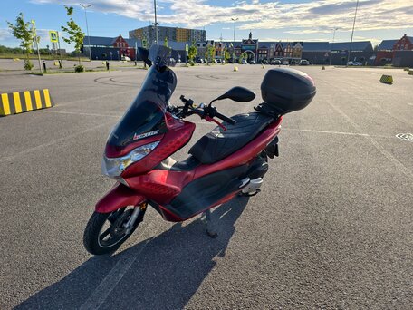 2014 Honda PCX 150, красный, 180000 рублей, вид 2