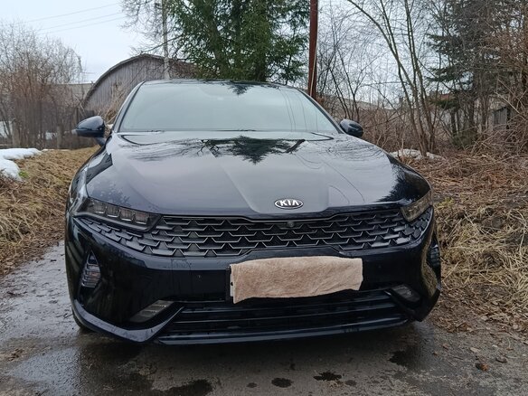 2021 Kia K5 III, чёрный, 2360000 рублей - вид 1