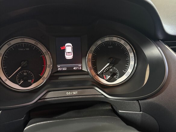 2017 Skoda Octavia III (A7) Рестайлинг, синий, 1450000 рублей - вид 8