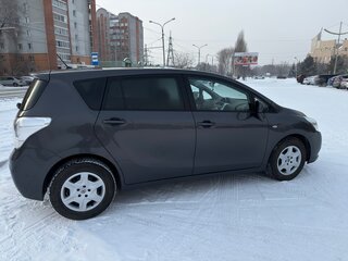 2012 Toyota Verso I, серебристый, 1150000 рублей, вид 2