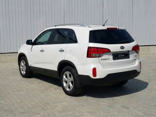 2014 Kia Sorento II Рестайлинг, белый, 1695000 рублей, вид 5