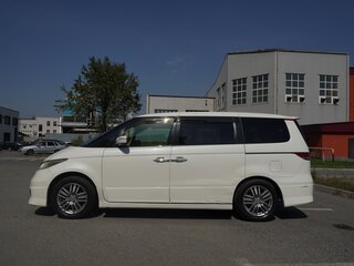 2005 Honda Elysion I, белый, 550000 рублей, вид 4