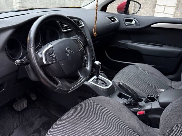 2012 Citroen C4 II, красный, 750000 рублей - вид 5